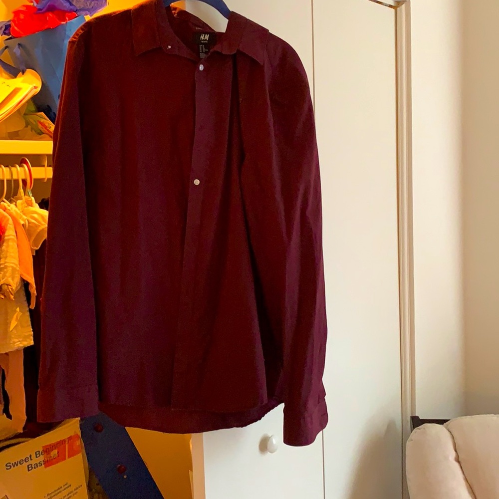 2/$30 men’s dress shirts from H&M